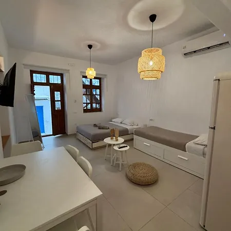 Ferienhaus Elenitas Flat, Steps To The Windmills & Fabrika *